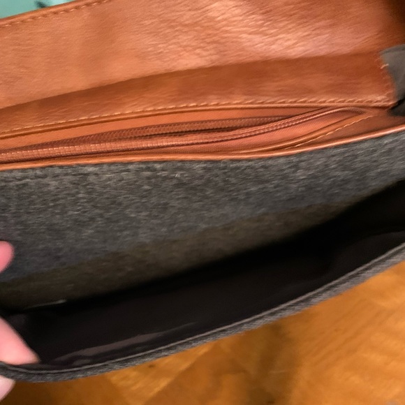 Wool cross body bag - Picture 5 of 12